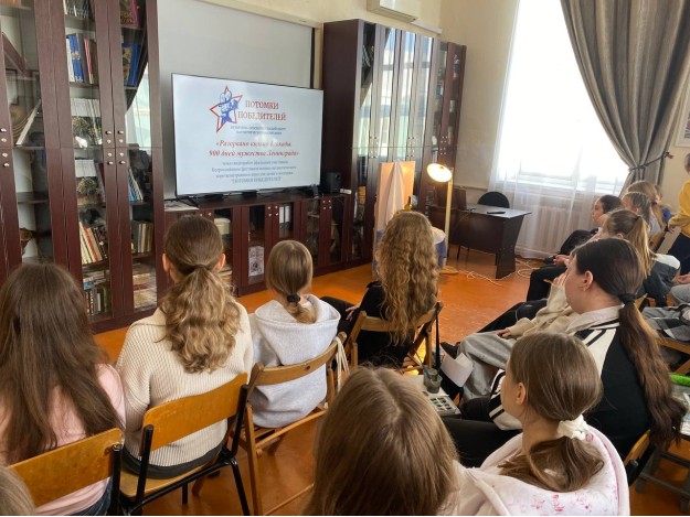 photo 5458839022051463068 y 1